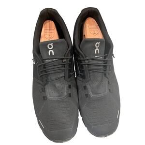 On Cloud 5 sneaker in an all-Black Colorway Men’s Size 13